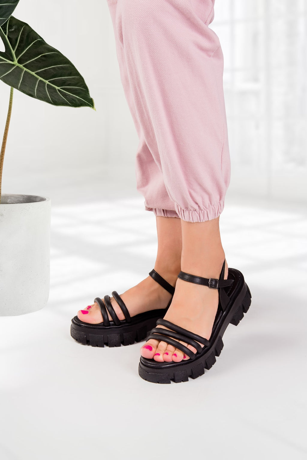 Kadın Yumuşak Pedli Sandalet 5 Cm PRD11870SNDLT
