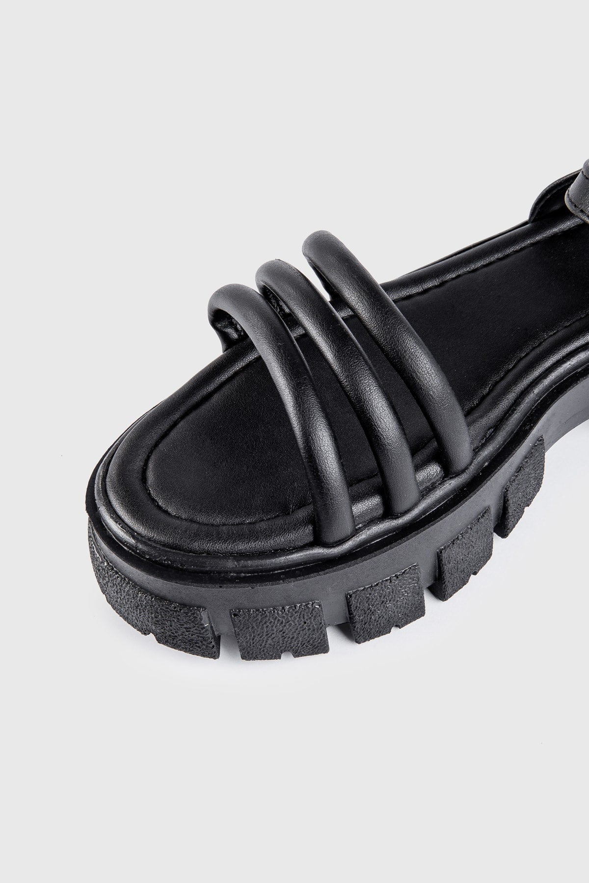 Kadın Yumuşak Pedli Sandalet 5 Cm PRD11870SNDLT