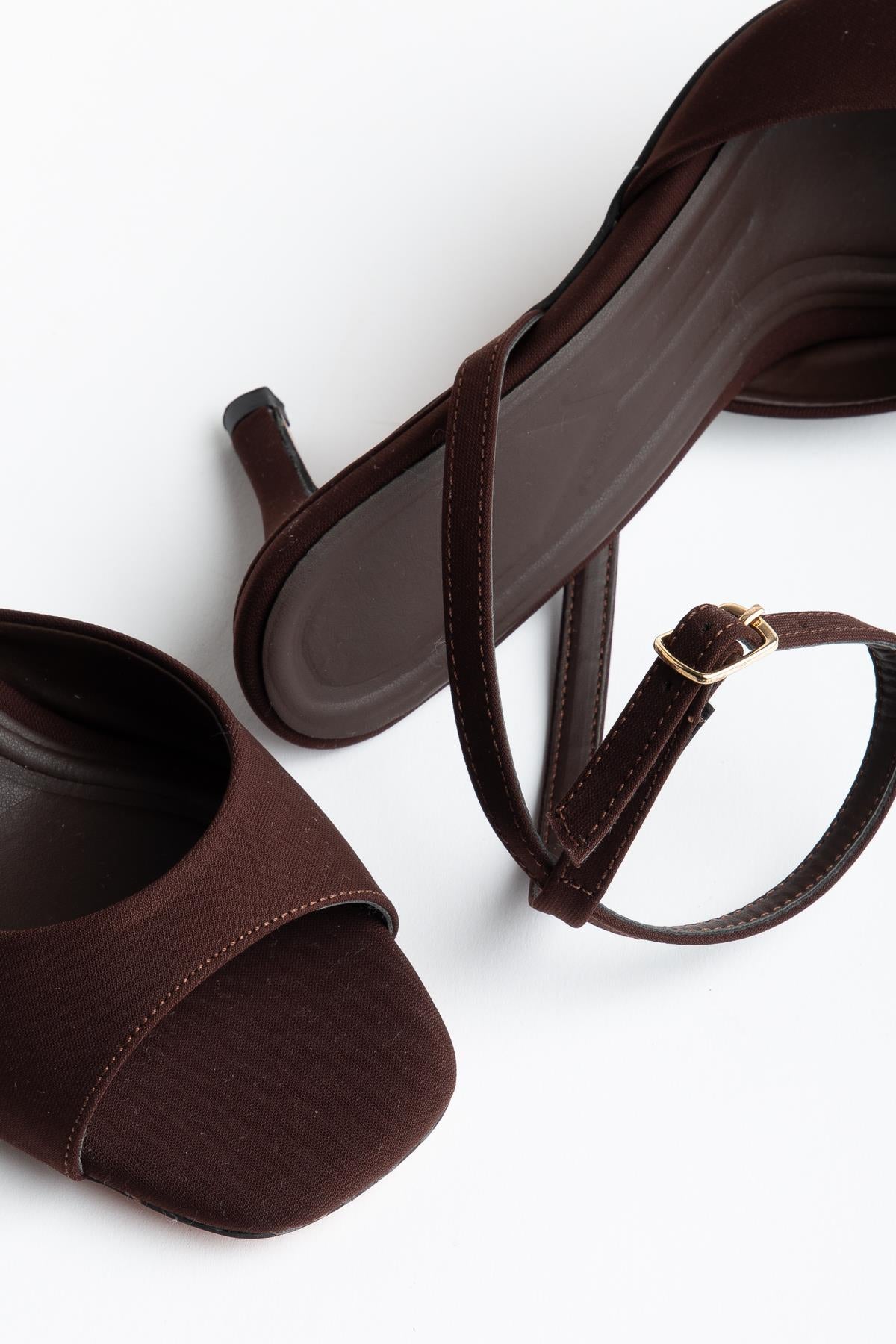 Suins Carmel Model Kadın Bilekten Bağlamalı Stiletto Ayakkabı