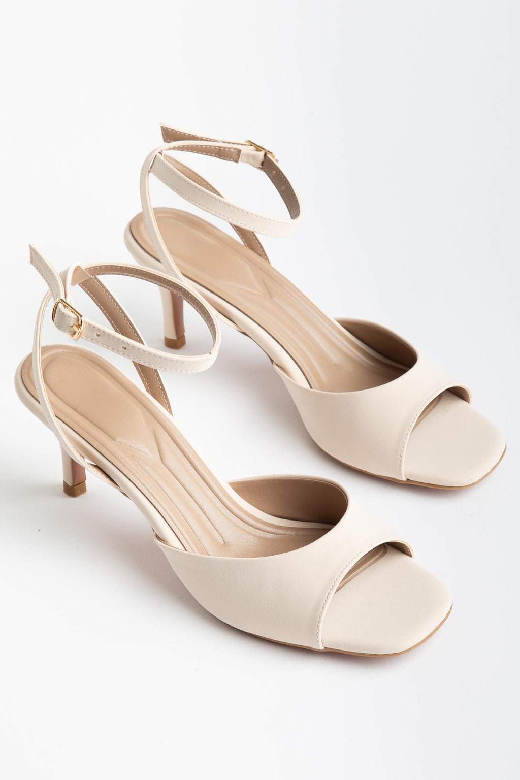 Suins Carmel Model Kadın Bilekten Bağlamalı Stiletto Ayakkabı