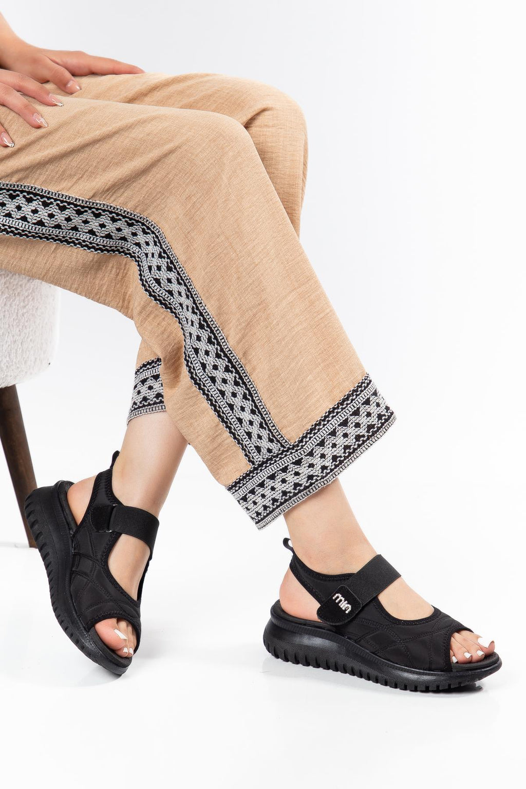 Suins Drea Model Lastik Bantlı Sandalet