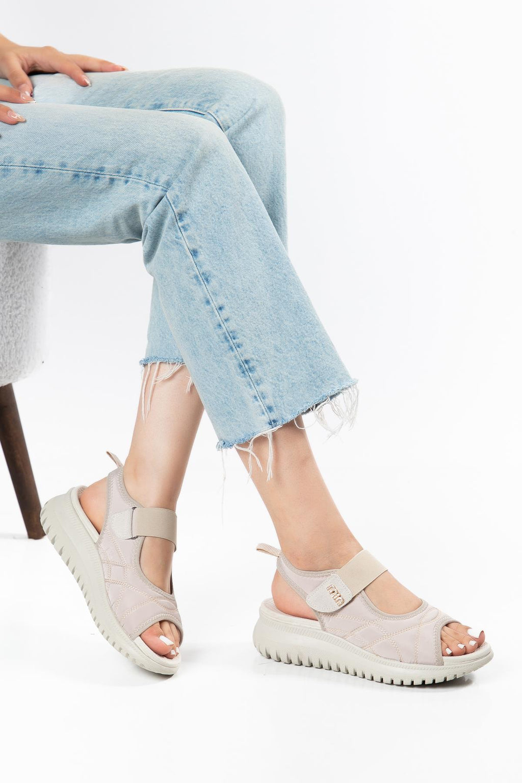 Suins Drea Model Lastik Bantlı Sandalet