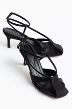 Suins Eliza Model Kadın Bilekten Bağlamalı Stiletto Ayakkabı