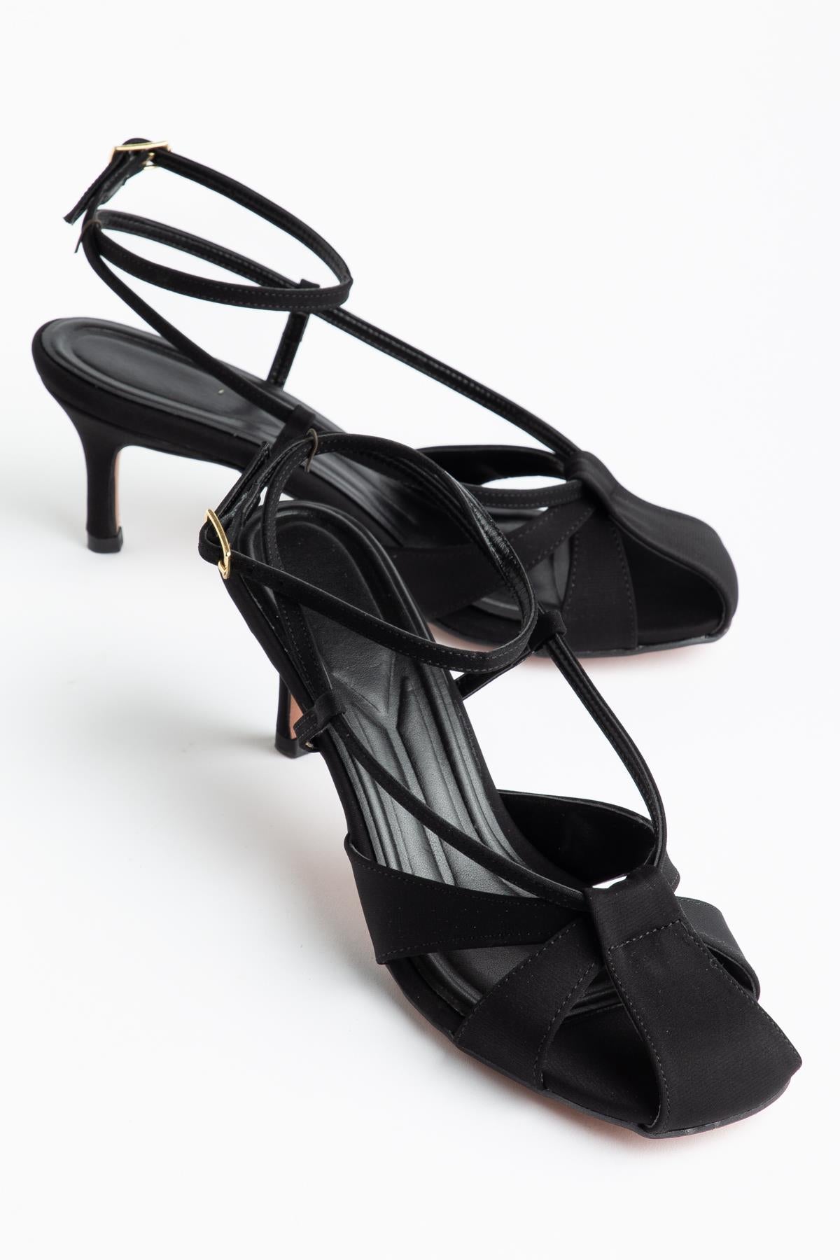 Suins Eliza Model Kadın Bilekten Bağlamalı Stiletto Ayakkabı