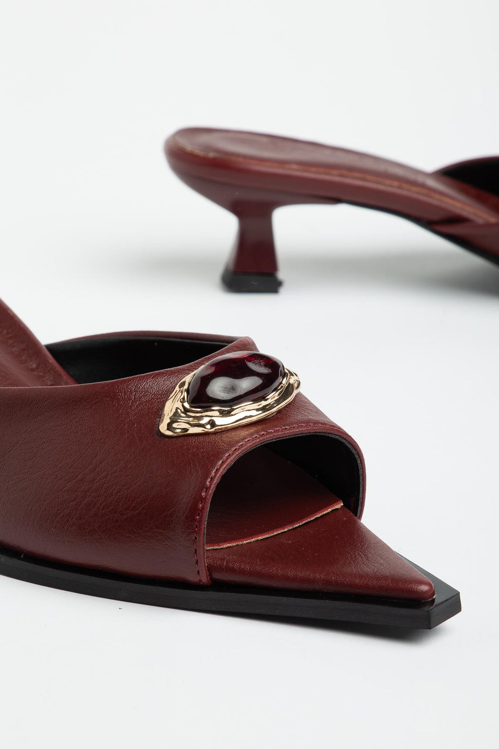 Suins Gisella Model Taşlı Toka Detaylı Terlik