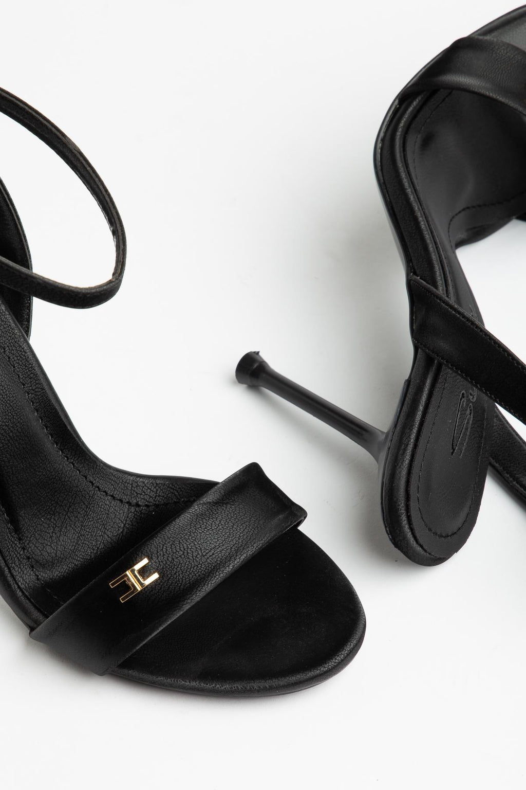 Suins Kaine Model Bilekten Bağlamalı Kadın Topuklu Ayakkabı