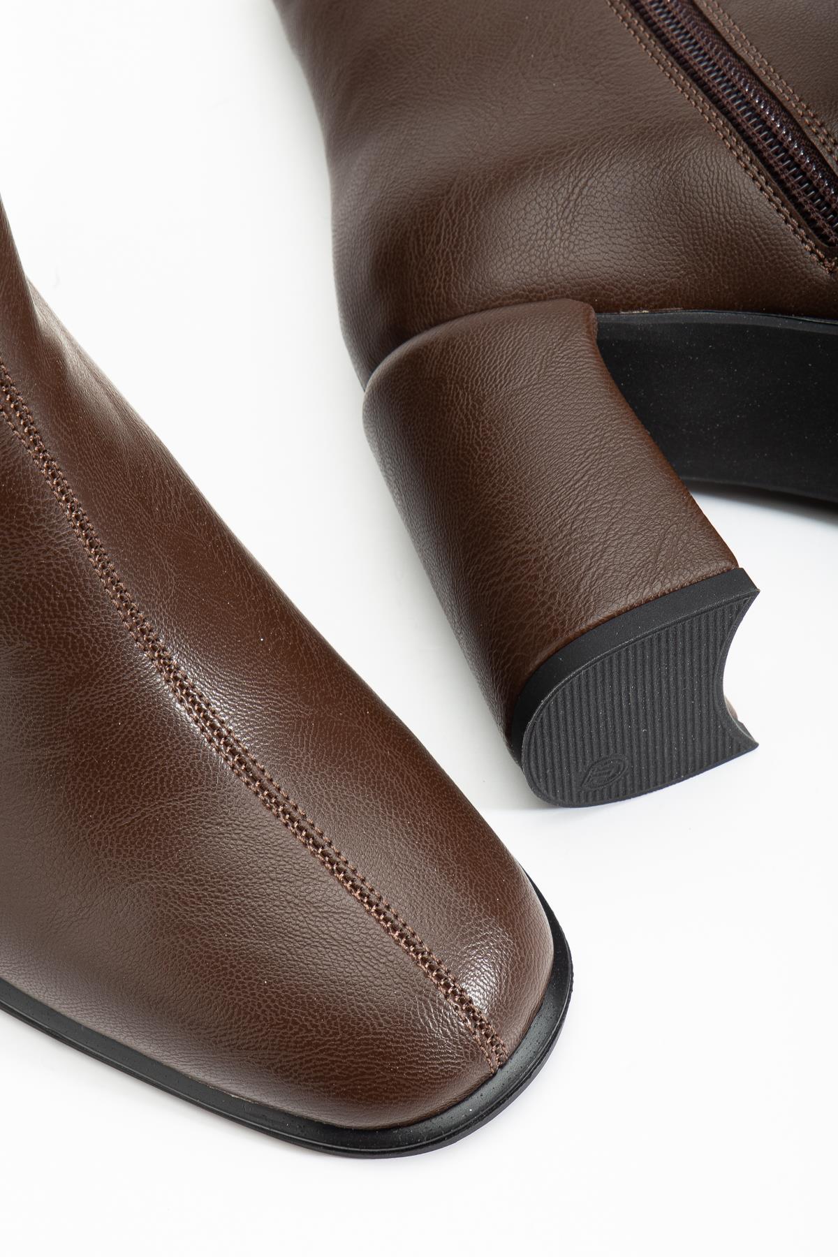 Suins Lilya Model Premium Model Kadın Kahve Siyah Bot 7 Cm Topuk Yüksekliği Ürün ikincil görseli