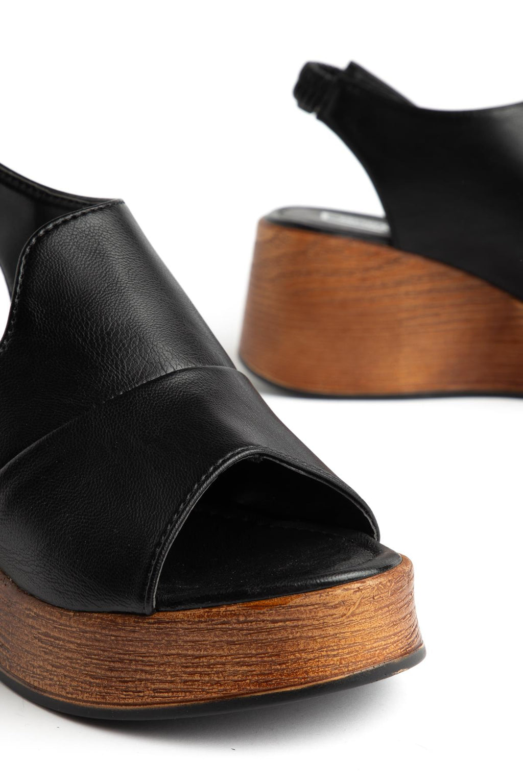 Suins Luby Model Arkası Lastikli Dolgu Topuk Sandalet