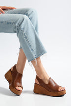 Suins Luby Model Arkası Lastikli Dolgu Topuk Sandalet