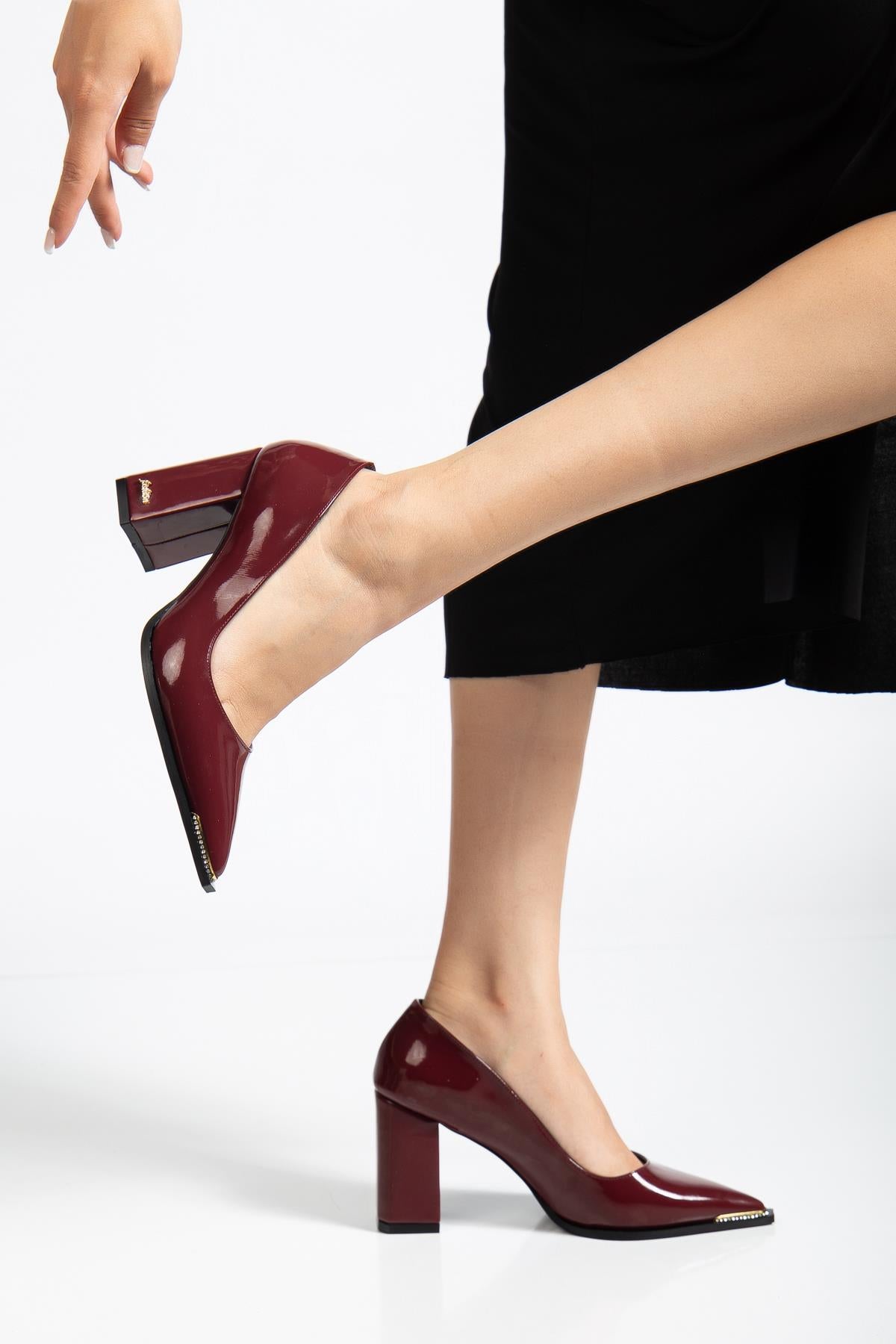 Suins Premium Verty Model Kadın Kalın Topuklu Burnu Taşlı Rugan Stiletto Ayakkabı