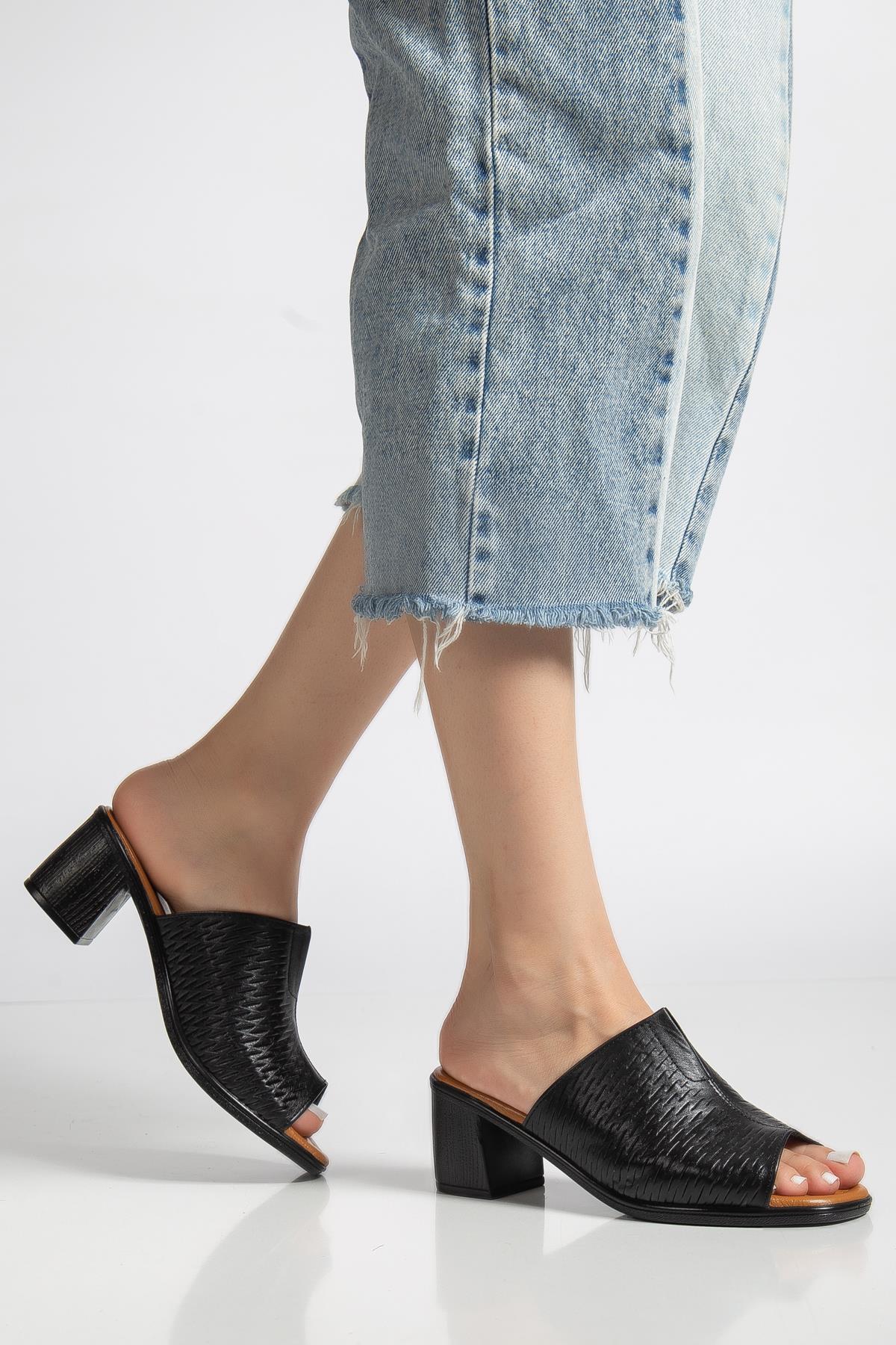 Suins Gentle Model Hakiki Deri İşlemeli Terlik