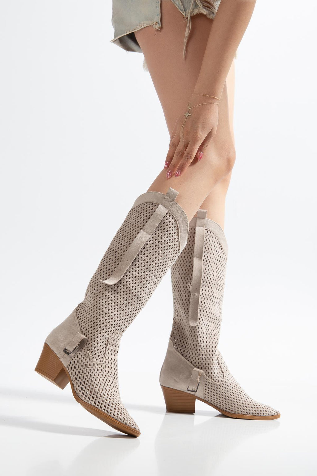 Suins Wazy Model Kadın Delikli Western Yazlık Çizme