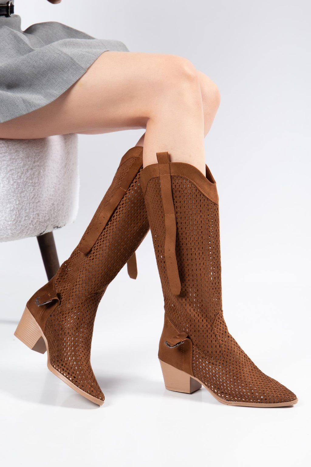 Suins Wazy Model Kadın Delikli Western Yazlık Çizme