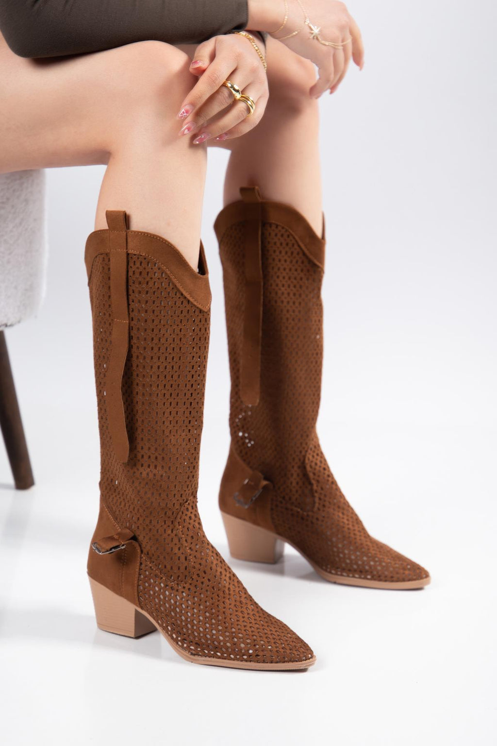 Suins Wazy Model Kadın Delikli Western Yazlık Çizme